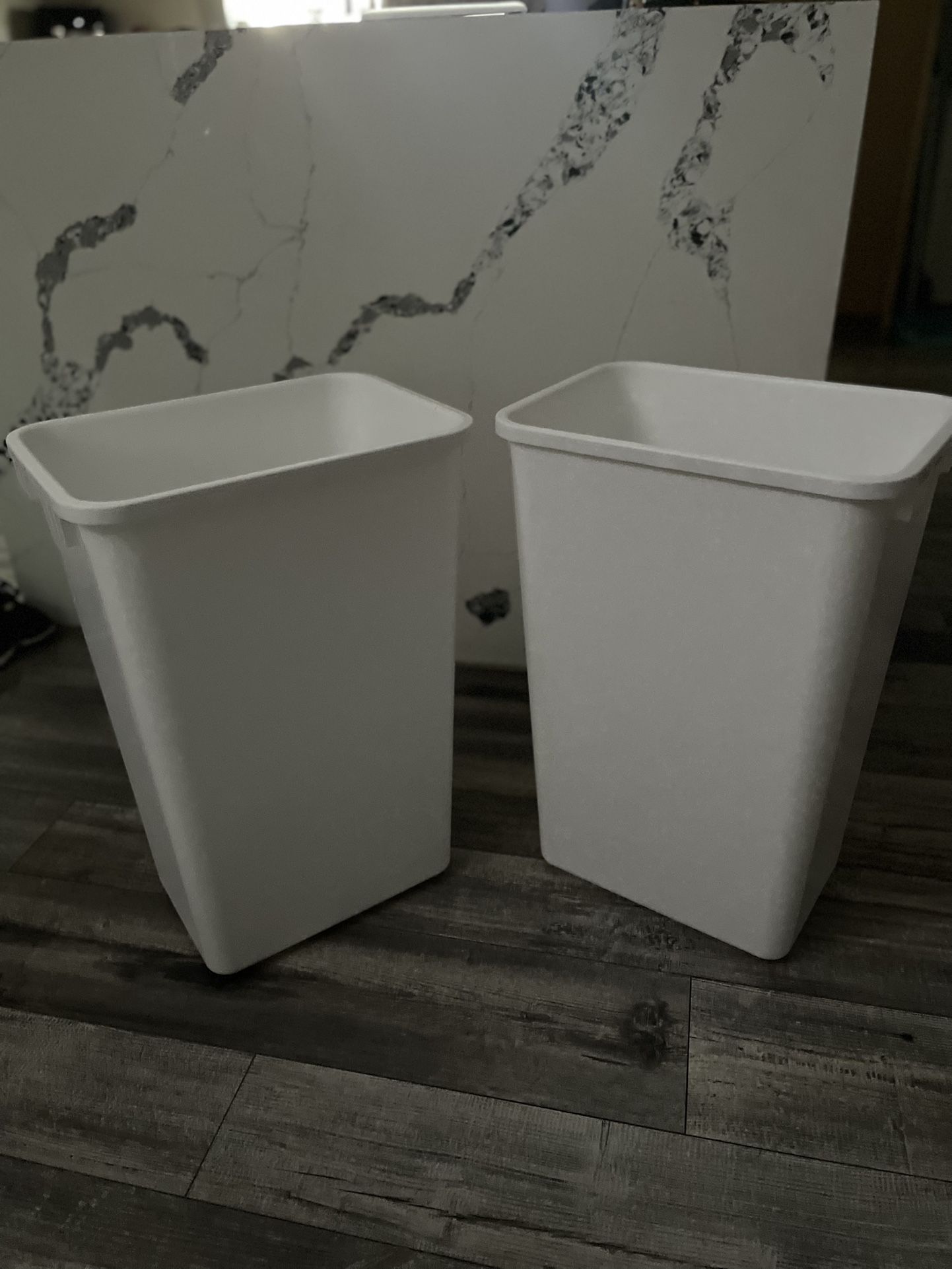 REV A SHELF Trash Can