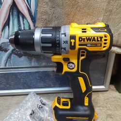 NEW DEWALT 20V XR HAMMER DRILL 