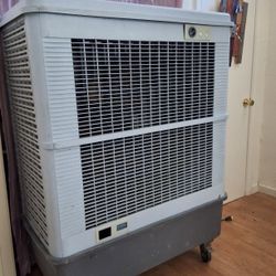 Warehouse Sized Evaporated Cooler Mfc18000