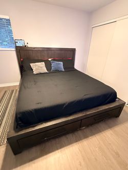 King size bed