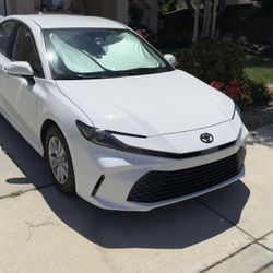 2025 Toyota camry hybrid LE