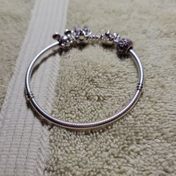 Pandora Minnie Head Bracelet  With 3 Charms