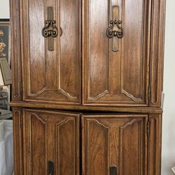 Oak Armoir  (Wardrobe Closet)