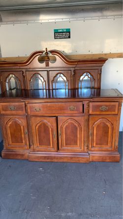 Beautiful cabinet nice brand