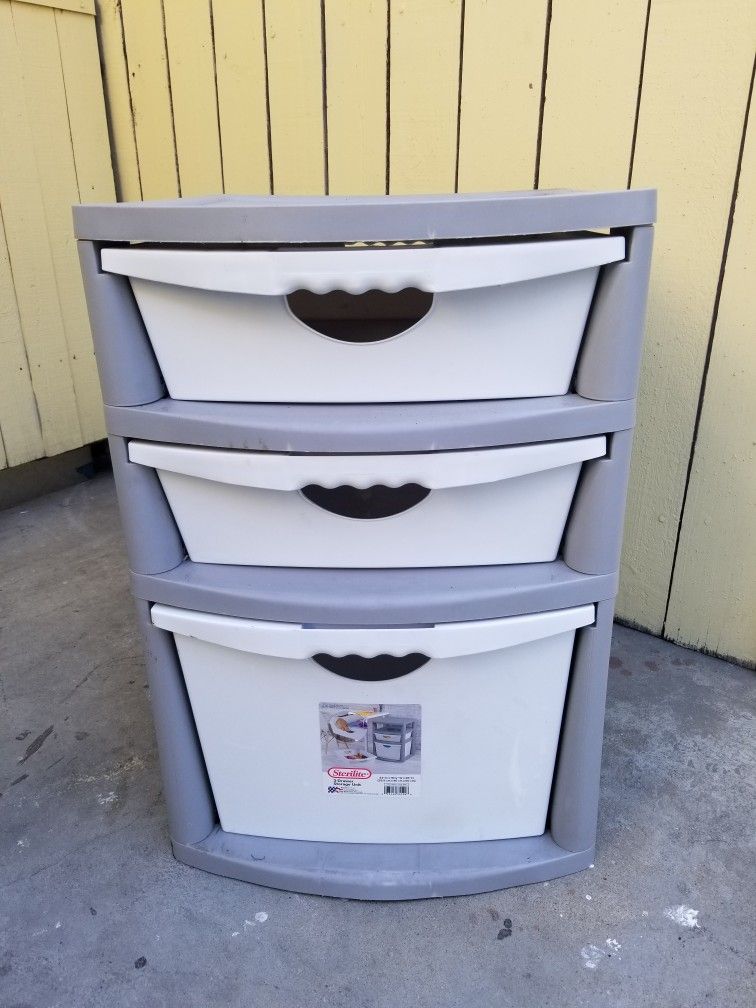 Sterilite plastic 3 Drawer Storage bin organizer (see all pics FOR MEASUREMENTS & CONDITION please)
