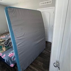Full Size Mattress (Memory Foam)
