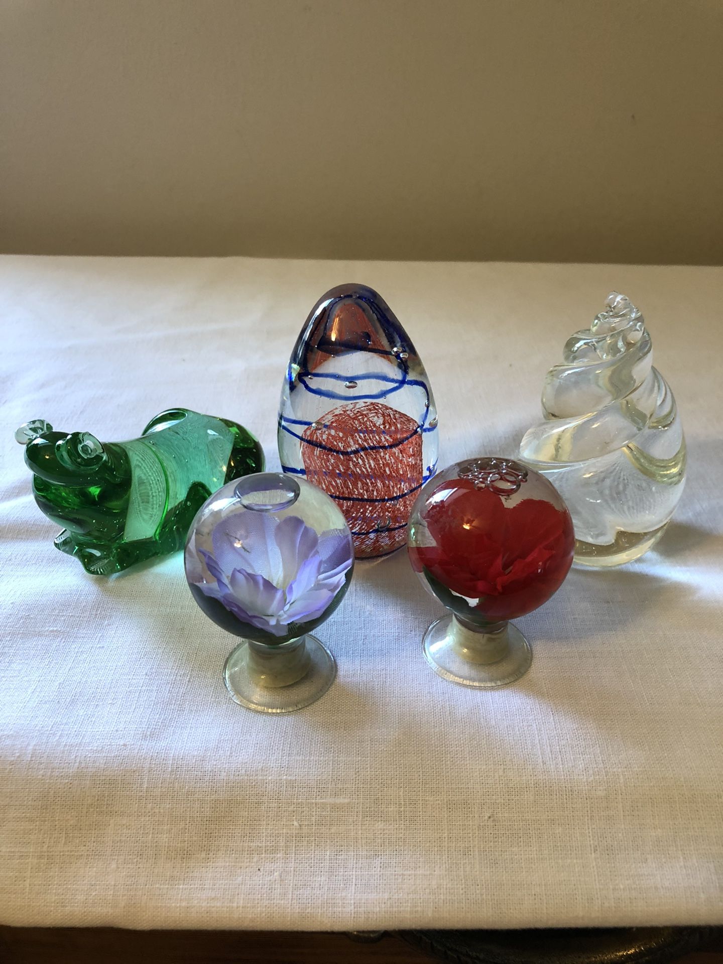 Paperweight Collection Including 2 Bonus Piece FREE