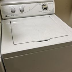 Lavadora y secadora for sale.