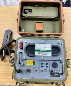 Raytheon TS-3647/G Military Field Test Set Telephone w/ Handset Case Untested