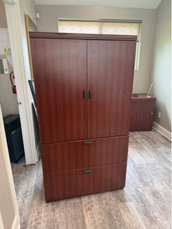 Storage cabinet