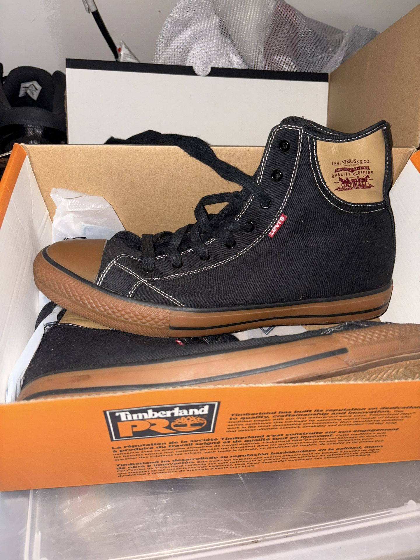 Levi Sneakers