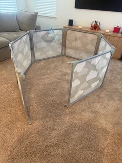 Skip Hop Baby Gate Expandable Enclosure – Used