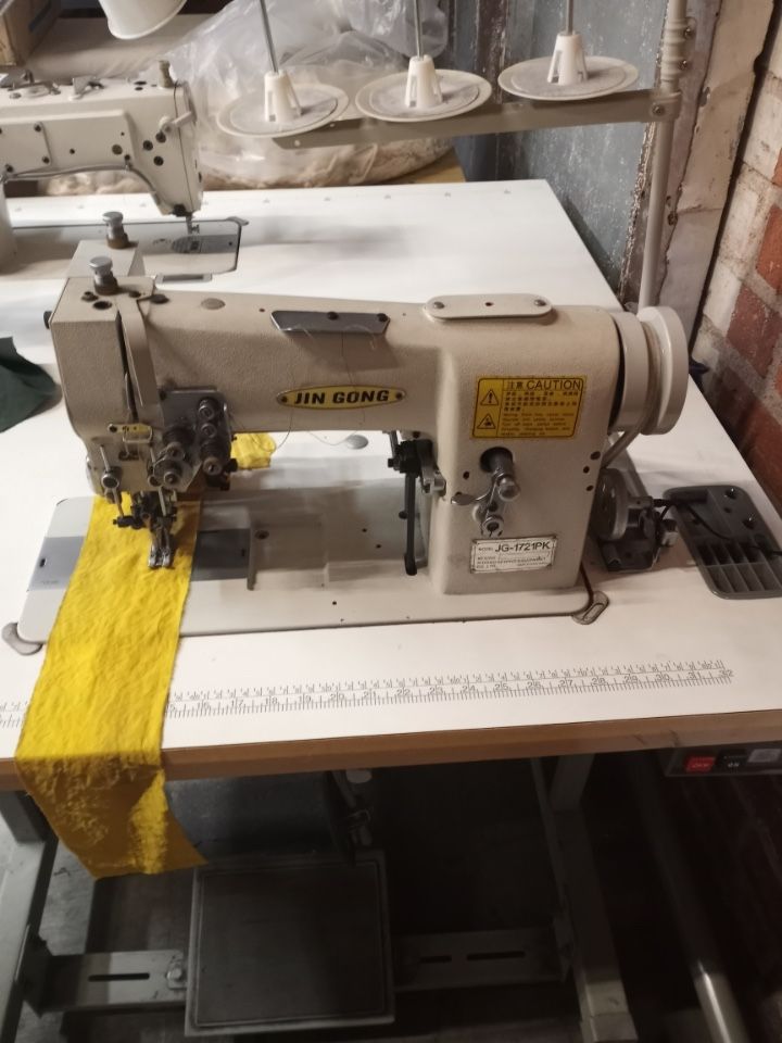 Jin Gong JG-1721PK Industrial Walking Foot Sewing Machine with Table