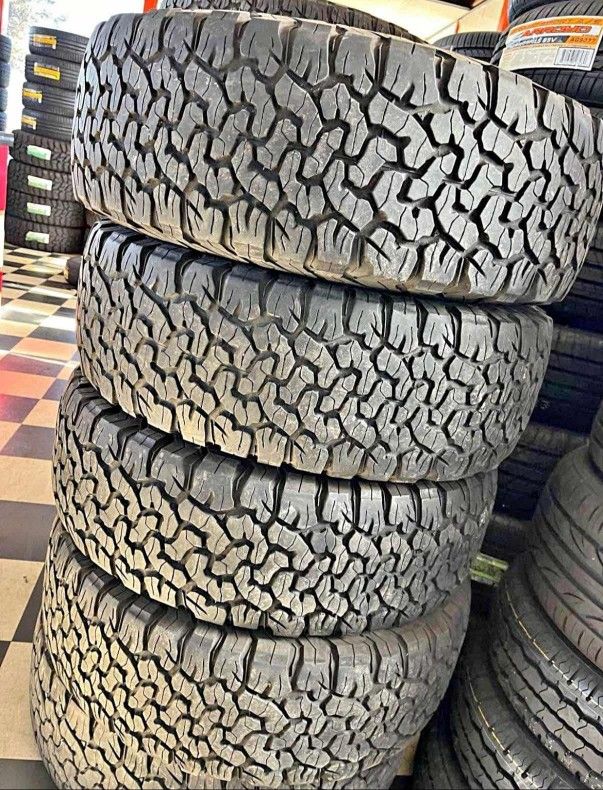 Vendo Set De Llantas Usadas 265 65 R 17 Bfgoorich 