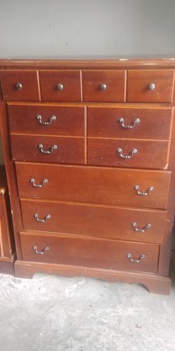 Full set of dressers