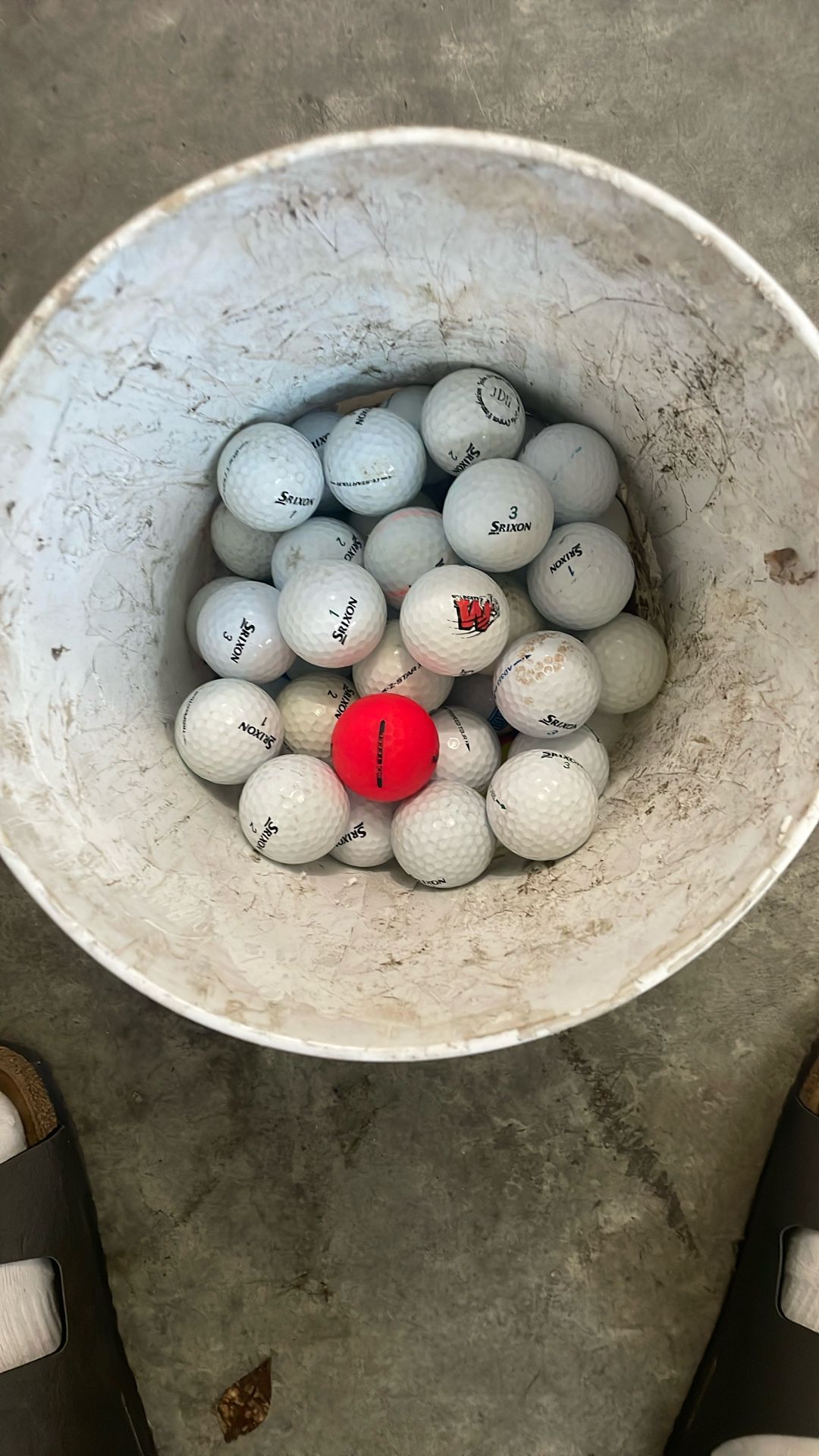 42 Strixon Golf Balls