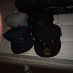 brand new snap backs never been worn