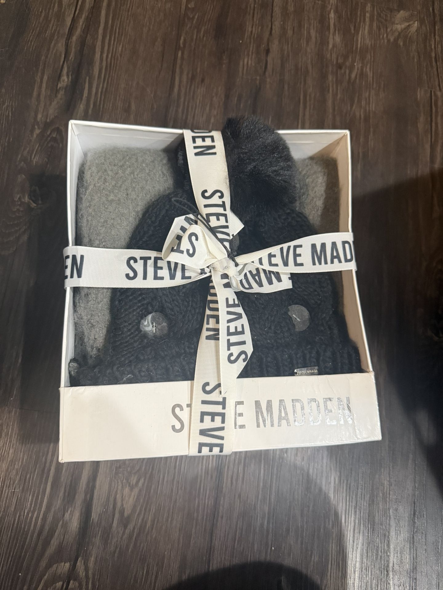 Steve Madden Scarf & Beanie Gift Set