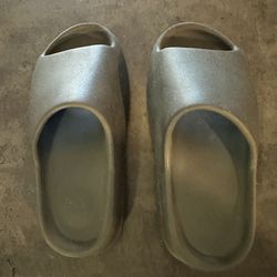 Adidas Yeezy Slides
