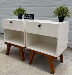 (2) Gorgeous “West Elm” White & Solid Wood Night Stands or Side Tables