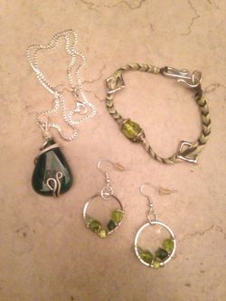 Wire wrapped agate jewelry set hand crafted
