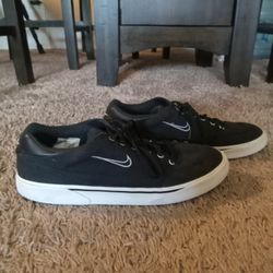 Nike Shoes Size 9.5