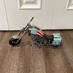 Metal Decoration, Used