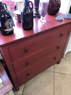 Heavy duty dresser in great shape all the drawers work great