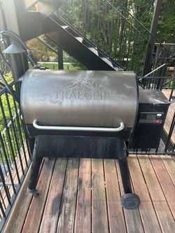 Traeger Pellet Grill Smoker
