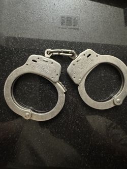 Smith And Wesson Hand Cuffs 