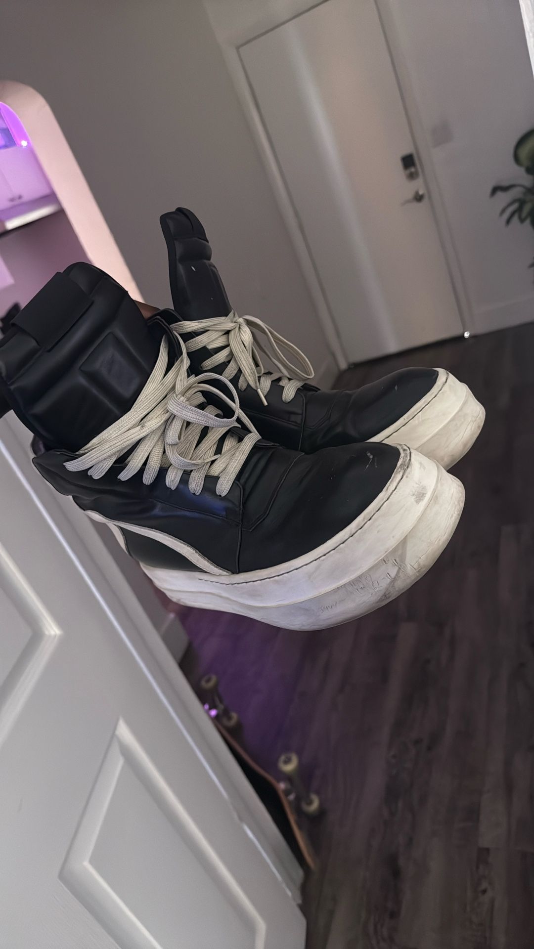 300$ RICK OWEN SIZE 46 LOCATED ON BISCAYNE