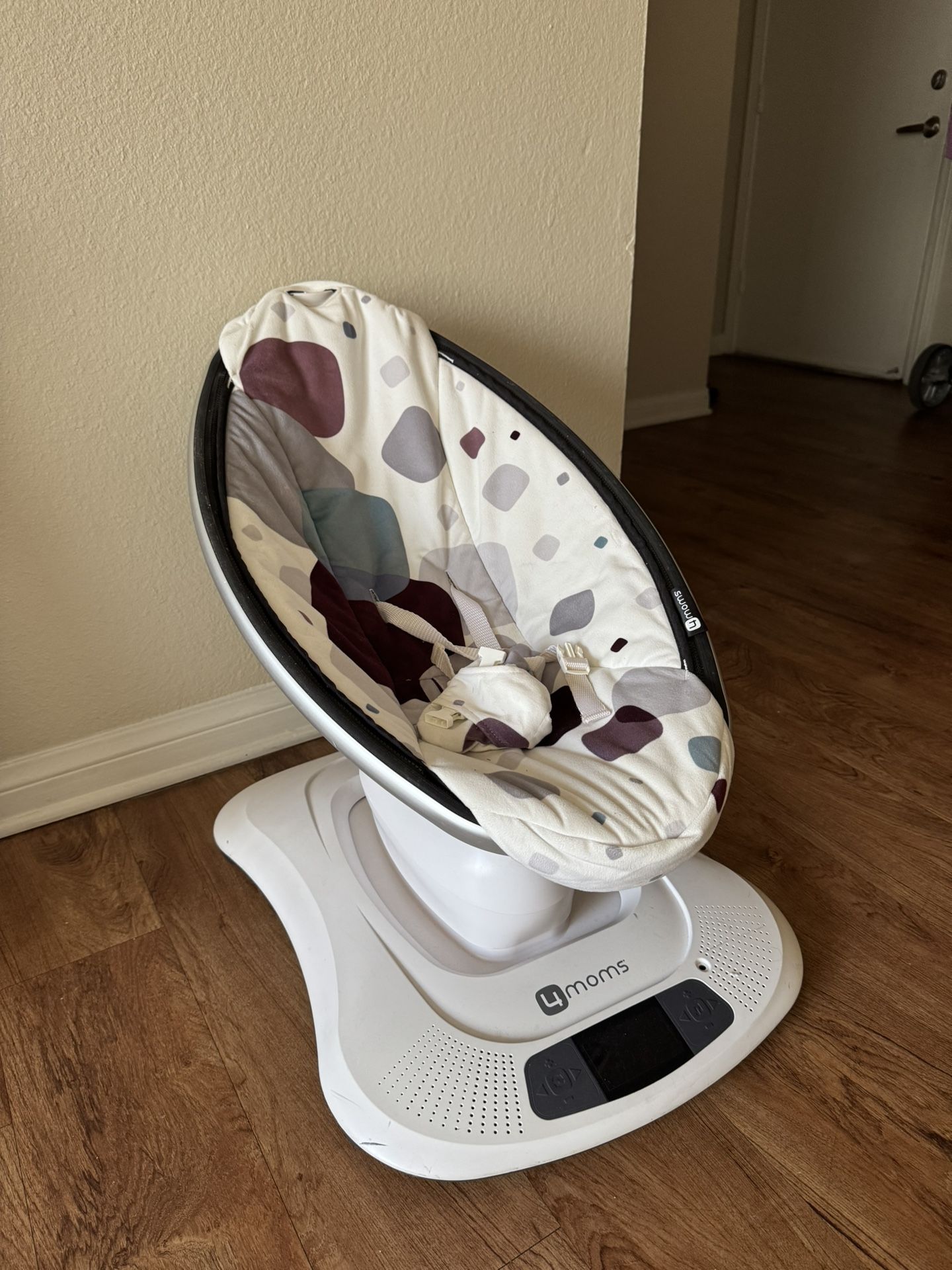 4moms mamaRoo baby swing