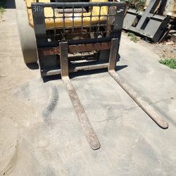 2020 Bobcat Forklift Attachment 