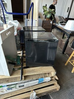Mini Fridge 