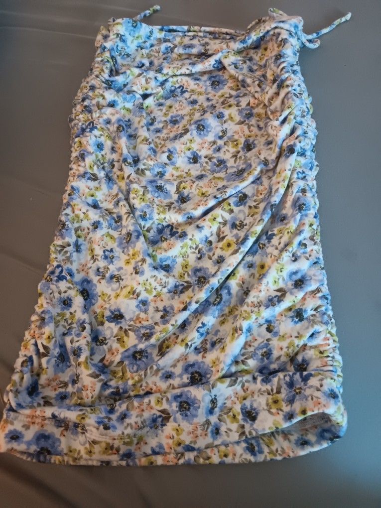 Women's Size Small, Story On Strapless Halter Top
