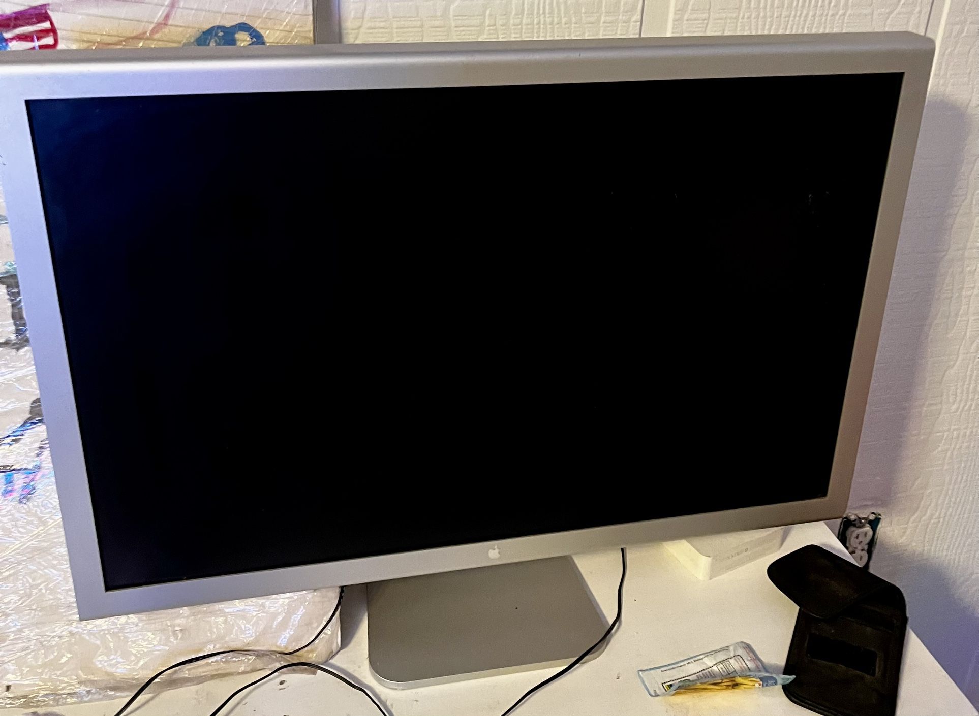 2apple mac g5 desktop servers + apple cinima display