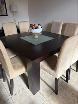 Dinning table with 8 chairs and Buffett