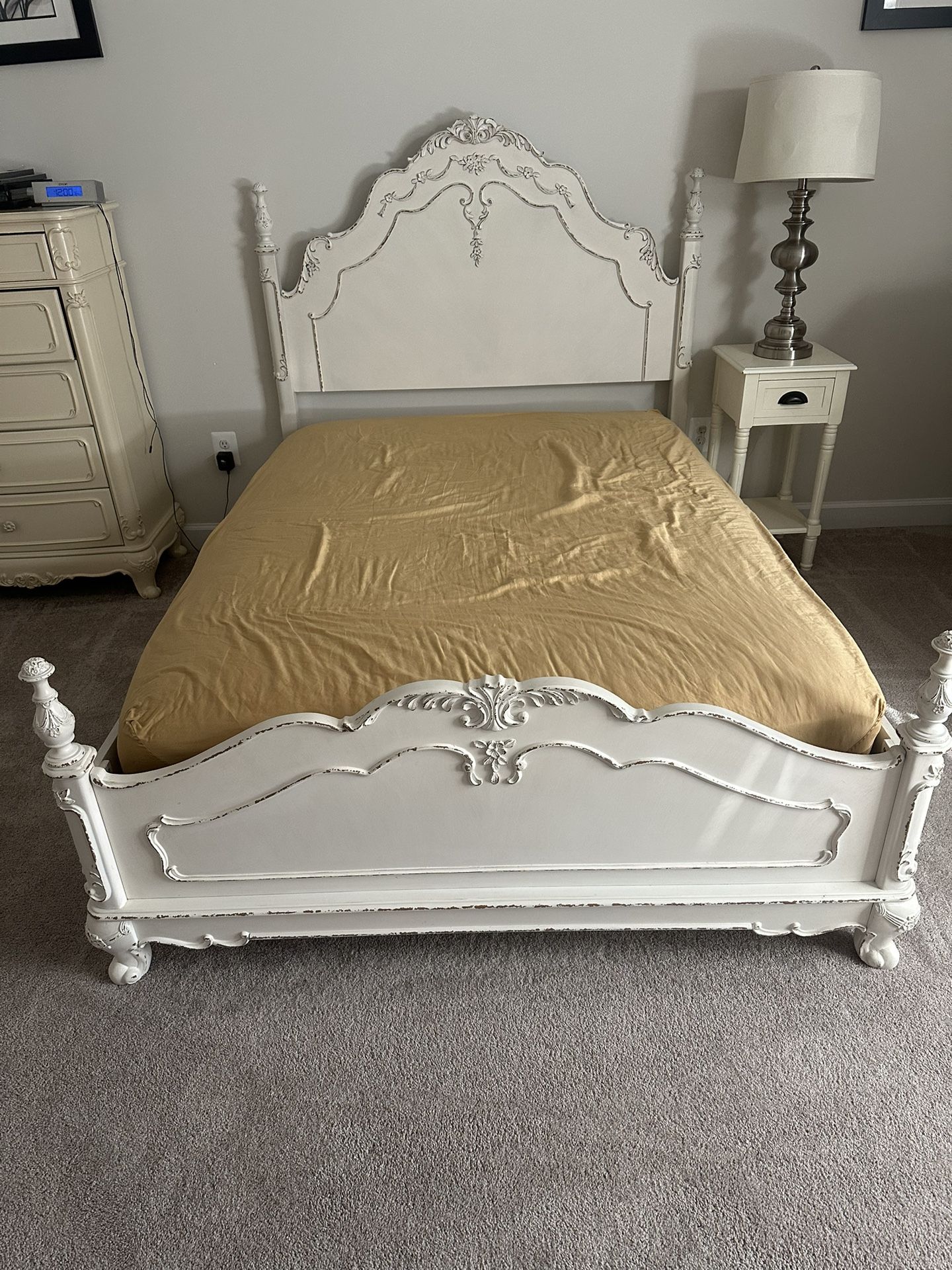 cinderella off white bed (full)
