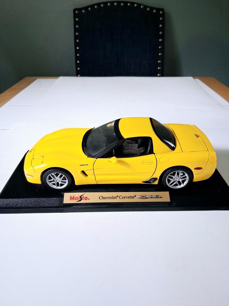 2001 Chevrolet Corvette Z06 Yellow Diecast 1:18 Maisto Special Ed. Model Car VTG