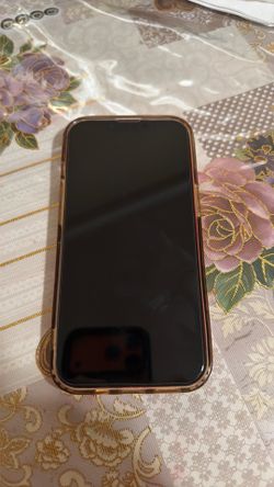 Iphone 14 product red