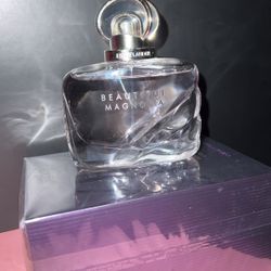 Estée Lauder Beautiful Magnolia Perfume