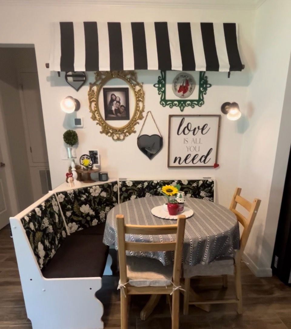Corner kitchen nook