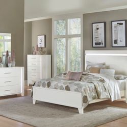 Queen Bed Set 4 PCs in Special Offer At 45701 Highway 27 N Davenport Fl 33897 