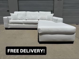 FREE DELIVERY || Macy’s L Chaise 2Pc Sectional