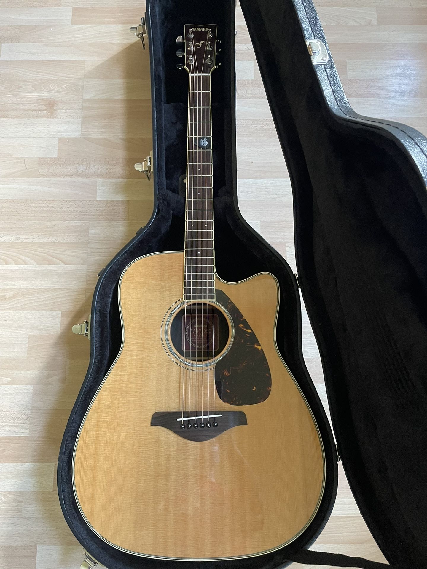 Yamaha FGX730SC Solid Top Acoustic-Electric Guitar