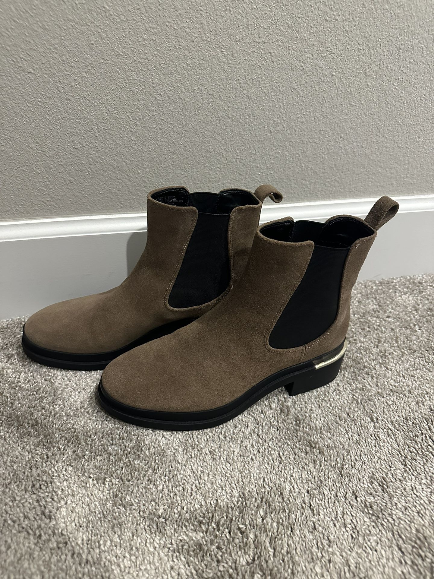 Keneth Cole Chelsea Boots Women’s 7