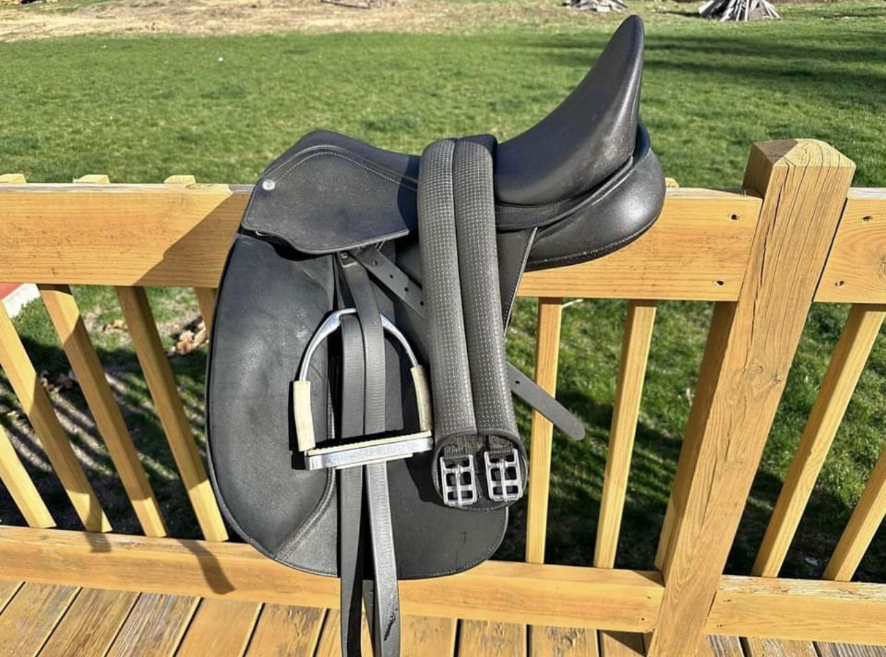 Wintec Dressage Saddle 18 Inch