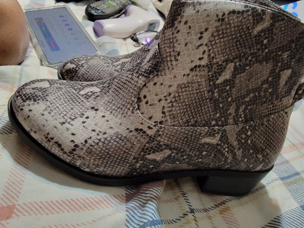 Cat & Jack Snakeskin Bootie Size 1