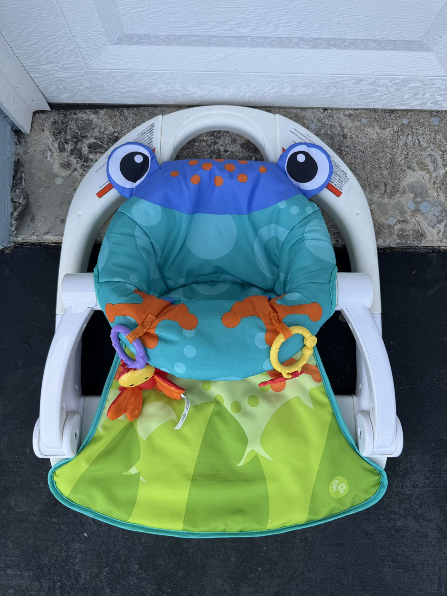 Fisher-Price Portable Baby Chair Sit-Me-Up Floor Seat with Developmental Toys & Machine Washable Seat Pad, Froggy Location new port Richey
