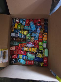 Disney Pixar Cars Die-Cast Toy Car Lot